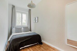 1 chambre, fer et planche à repasser, Wi-Fi, literie fournie