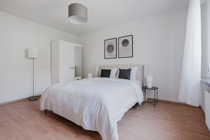 2 chambres, fer et planche à repasser, Wi-Fi, draps fournis