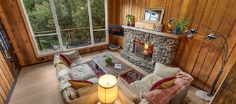 Hot Tub|Riverfront|15 min to Hot Springs & Skiing