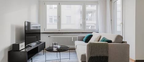 Télévision, chaîne hi-fi