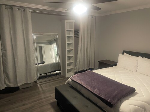 1-bedroom COZY condo in charming Baton Rouge with WiFi, AC
9 miles from LSU 