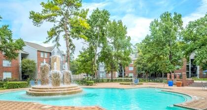 Luxurious Getaway near IAH Airport