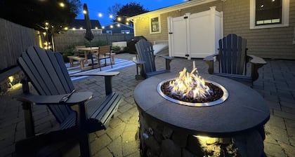 Walk to Wychmere, Beach & Downtown Harwich - Firepit, Fenced Yard & AC!