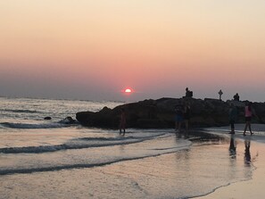 Beach - Cozy 2-bedroom condo in amazing St. Pete Beach with AC. No pets allowed (St. Pete Beach)