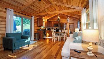 Smart TV, chimenea y videojuegos