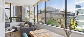 Centrally located stylish apartment in Downtown Vancouver!