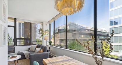 Centrally located stylish apartment in Downtown Vancouver!