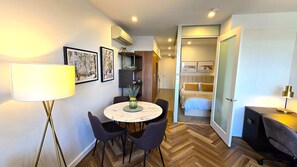 1 Schlafzimmer, Schreibtisch, Bügeleisen/Bügelbrett, WLAN