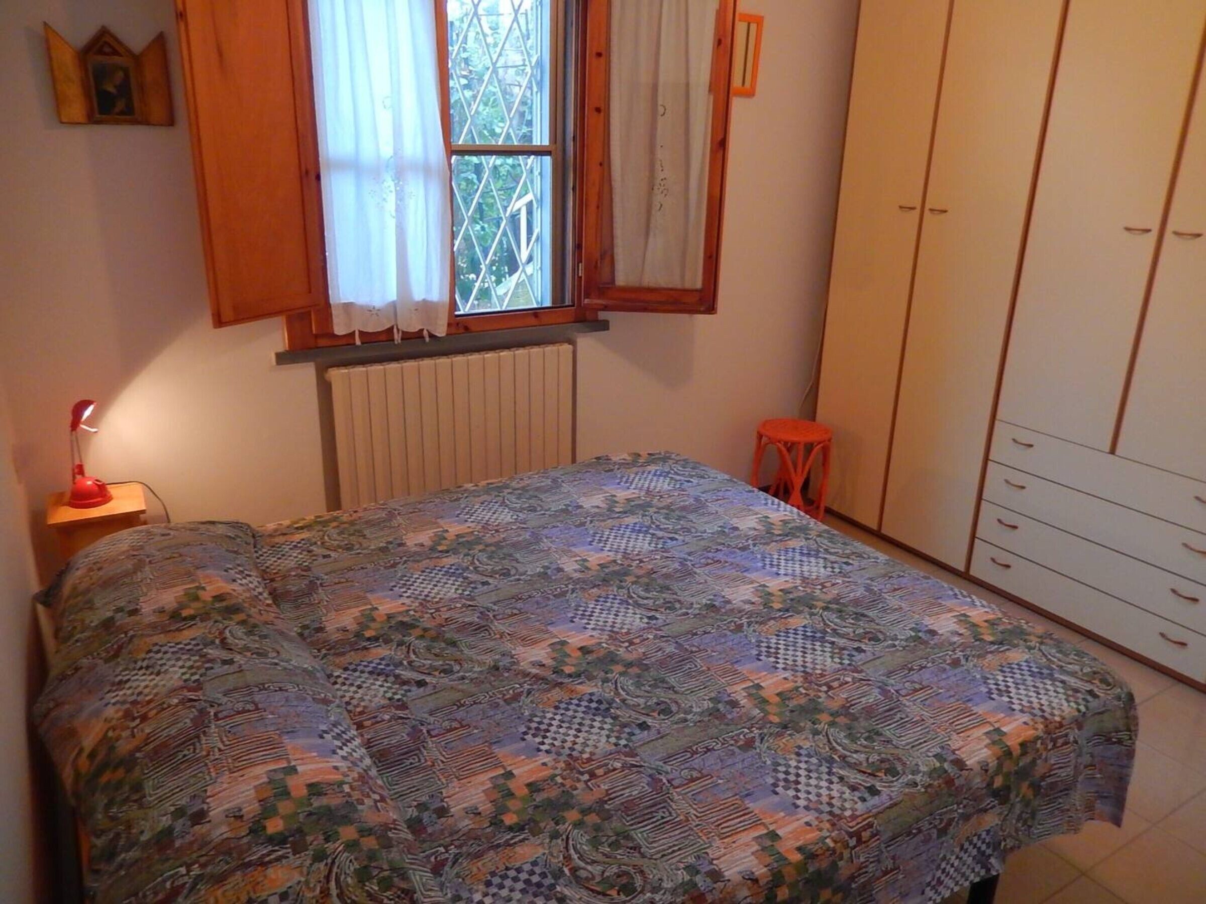 5 bedrooms, iron/ironing board, free WiFi, bed sheets