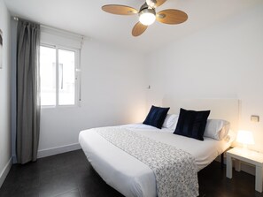 2 bedrooms, iron/ironing board, travel cot, free WiFi