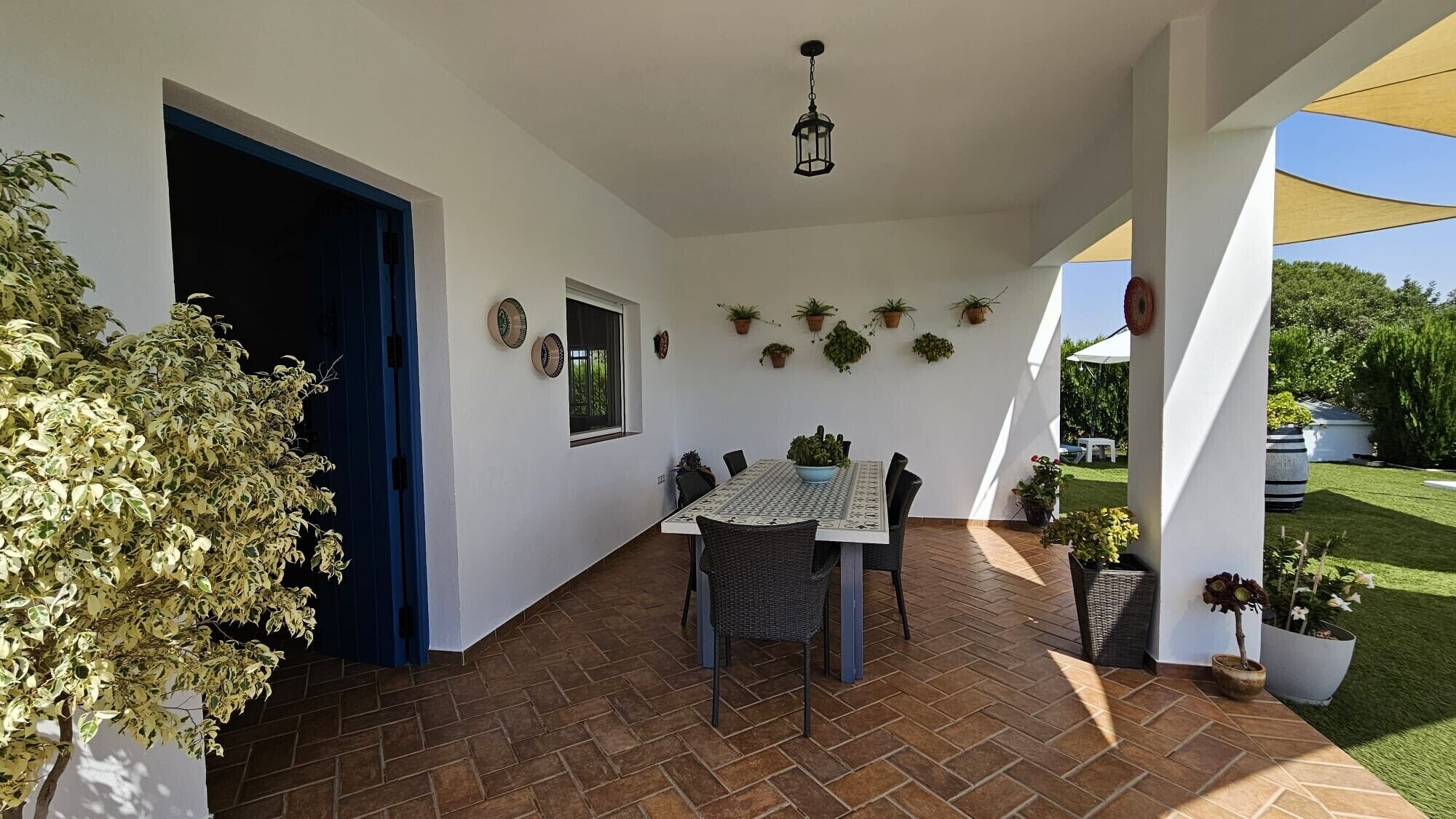 屋外ダイニングエリア