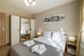 2 bedrooms, iron/ironing board, travel cot, WiFi