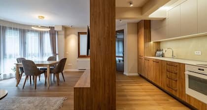 Daya 2BR Luxury Apartment