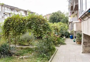 Property grounds - Blue Sea Side Studio (Varna)