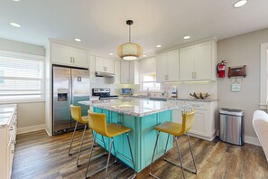 Fridge, microwave, oven, stovetop - Unique Home with Private Pool, Pet Friendly (Port Aransas)