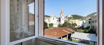 Apartment 'Il Borgo Incantato con garage' with Wi-Fi and Air Conditioning
