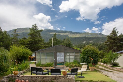 "Le Nid Douillet" Chalet with Pool (June–Sept 15) and Wi-Fi