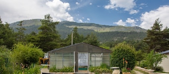 "Le Nid Douillet" Chalet with Pool (June–Sept 15) and Wi-Fi