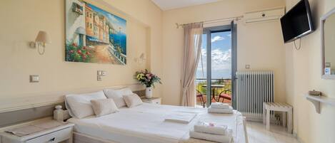 Iron/ironing board, free WiFi, bed sheets