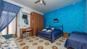 1 室のベッドルーム、WiFi (無料)、ベッドシーツ