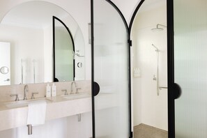 Bathrobes, slippers - Bannisters Beach House (Mollymook Beach)