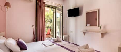 Iron/ironing board, free WiFi, bed sheets
