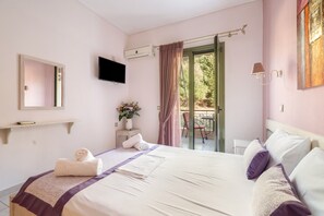 Iron/ironing board, free WiFi, bed sheets - Studio Apartment 'Nontas Home 25' with Mountain View, Wi-Fi and Air Conditioning (Kalamitsi)
