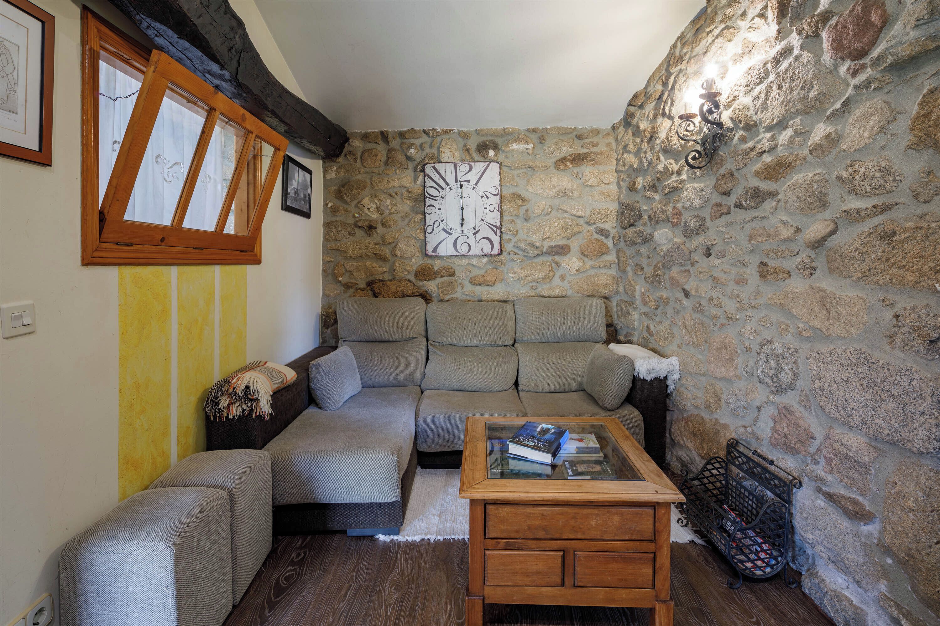 TV, fireplace, DVD player