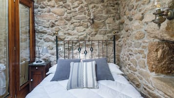1 chambre, fer et planche Ă repasser, Wi-Fi gratuit, draps fournis