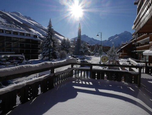 Appartement 'Marmotte 106' avec vue sur montagne et terrasse privée