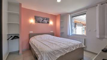 7 bedrooms, free WiFi