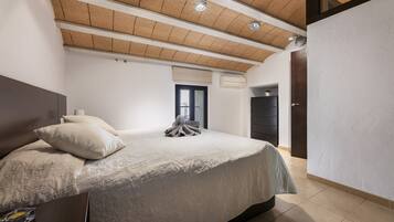 3 dormitorios, tabla de planchar con plancha, wifi gratis y ropa de cama
