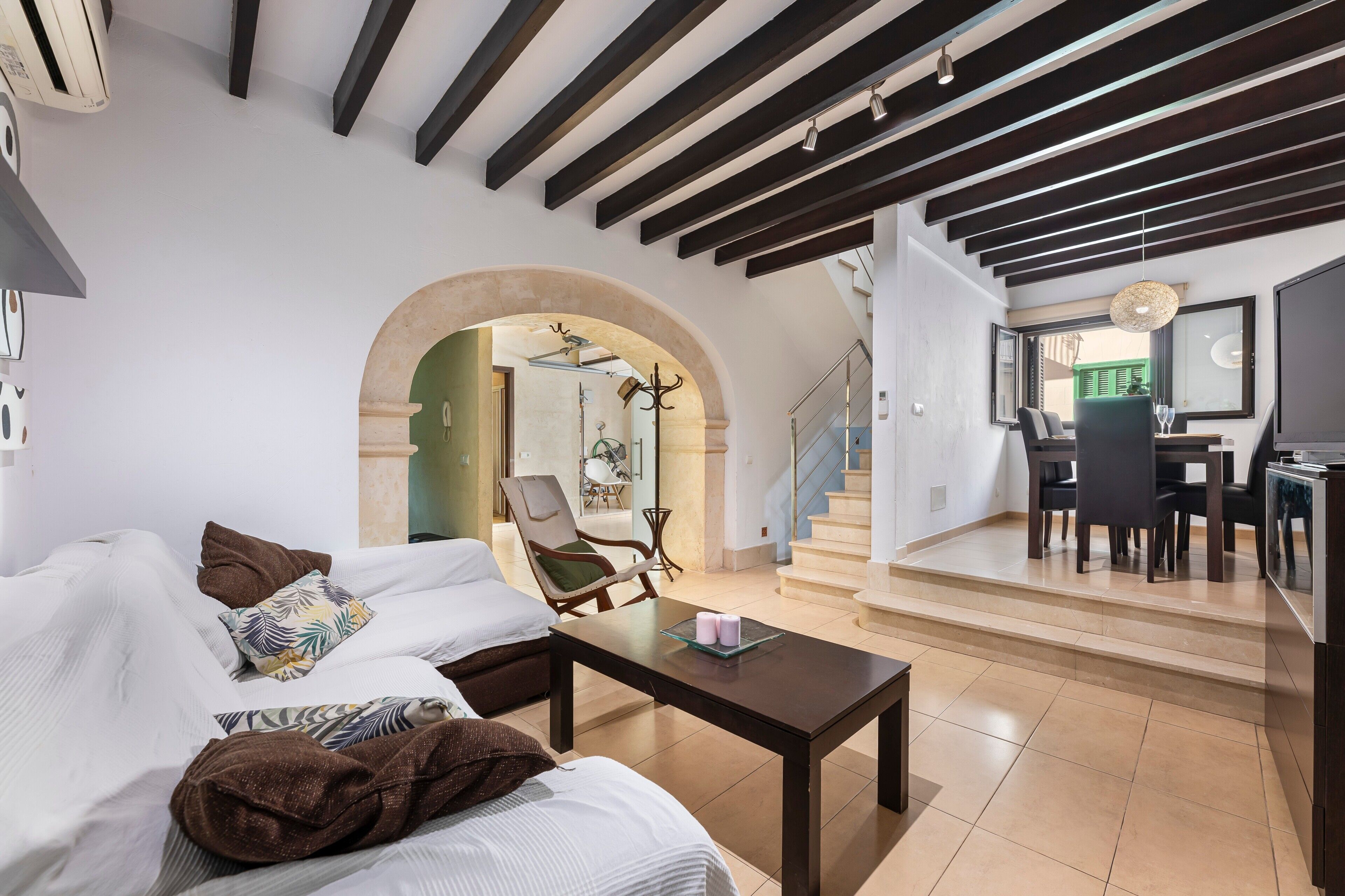 3 slaapkamers, een strijkplank/strijkijzer, gratis wifi, beddengoed