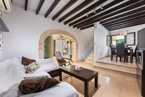 3 bedrooms, iron/ironing board, free WiFi, bed sheets - Holiday Home 'Casa Típica Mallorquina A La Zona' with Private Garden and Air Conditioning (Sa Pobla)