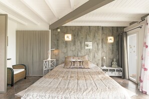 2 dormitorios, tabla de planchar con plancha, wifi gratis y ropa de cama