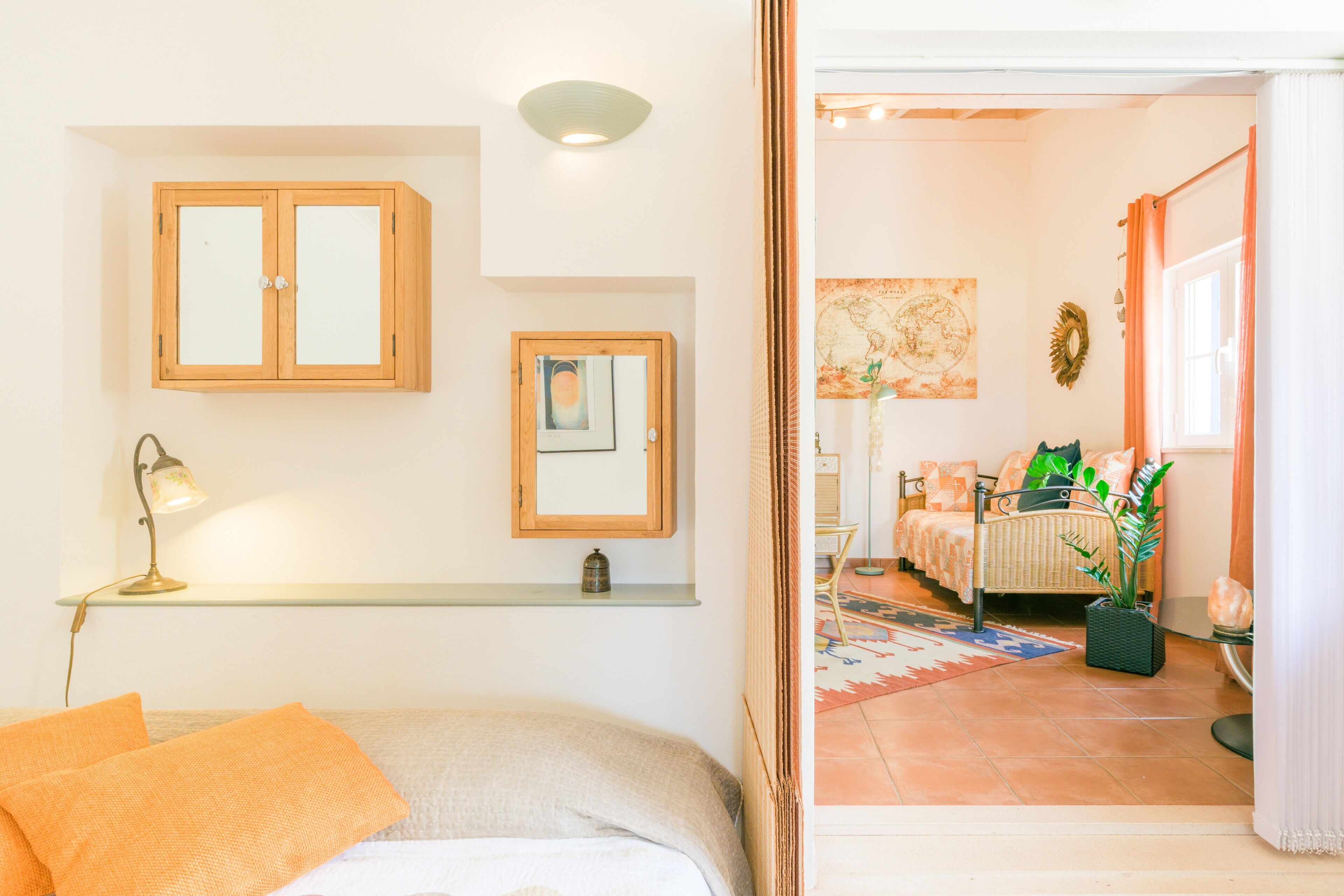 1 habitación, tabla de planchar con plancha, wifi gratis y ropa de cama 