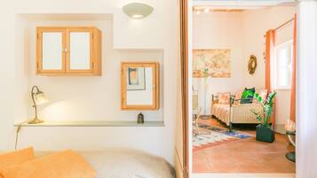 1 habitación, tabla de planchar con plancha, wifi gratis y ropa de cama