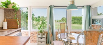 Holiday Home 'Canto Do Sol - Selão Da Eira' with Sea View, Shared Pool and Wi-Fi