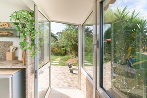 Interior - Holiday Home 'Canto Do Sol - Selão Da Eira' with Sea View, Shared Pool and Wi-Fi (S.Teotónio)