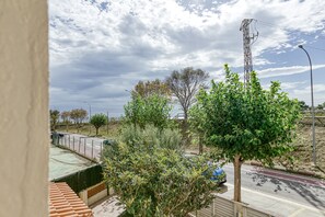 Property grounds - Apartment 'Superbe Appartement Bord De Mer Empuriabrava' (Empuriabrava)