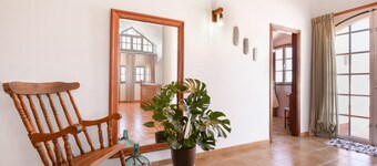 Appartement 'Casa Abona' met Uitzicht op Zee, Privé Terras en Wi-Fi