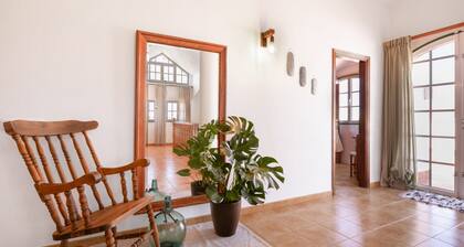 Vacation Apartment 'Casa Abona' with Sea View, Private Terrace and Wi-Fi