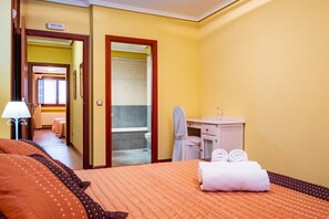 5 bedrooms, iron/ironing board, free WiFi, bed sheets - Country House 'Casa Rural Doña Manuela' with Private Terrace, Private Garden and Wi-Fi (VALDEMIERQUE)