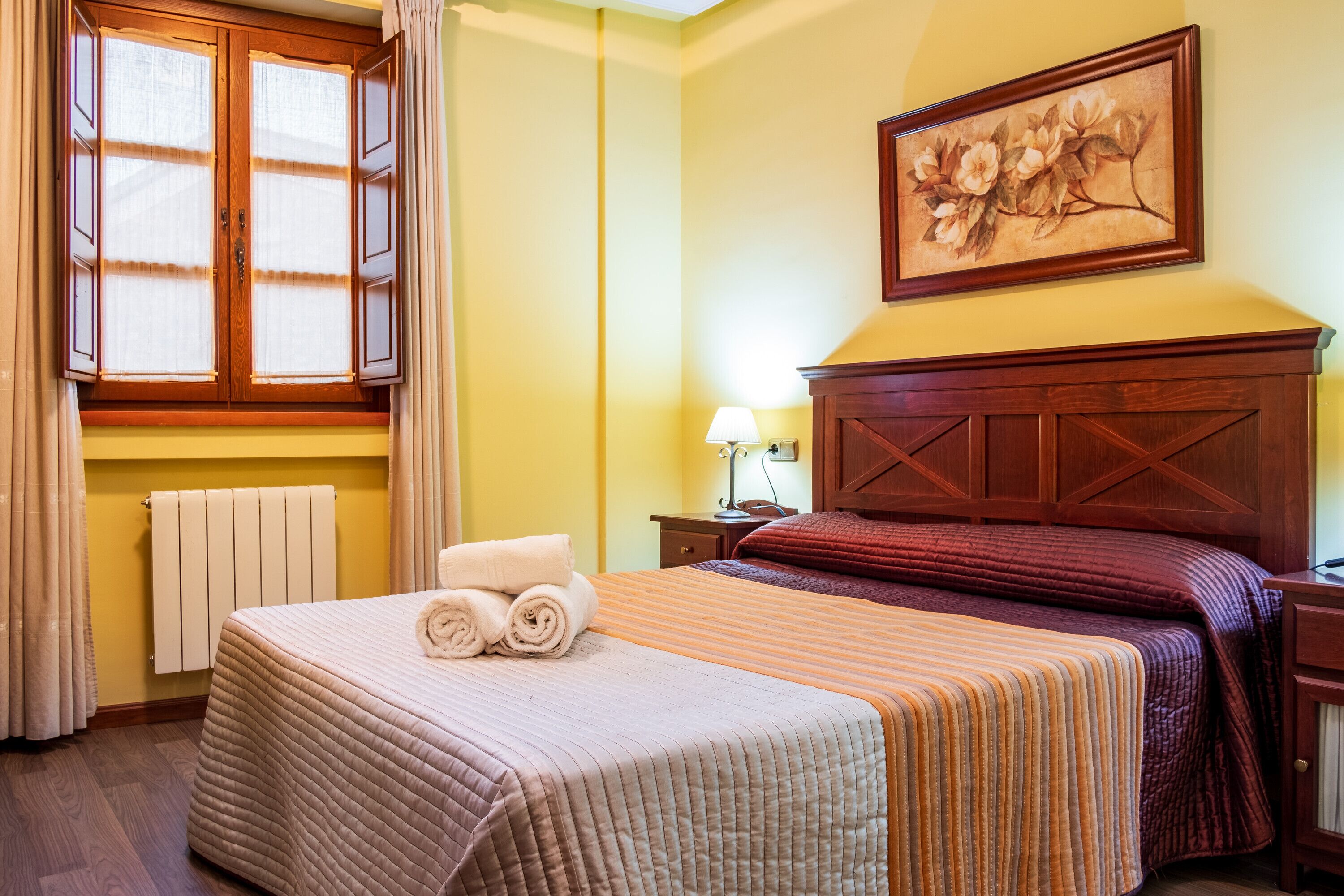 5 bedrooms, iron/ironing board, free WiFi, bed sheets