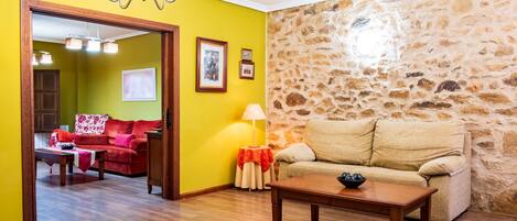 TV, fireplace, DVD player