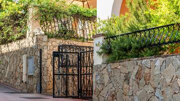 Enceinte de lâhĂ©bergement