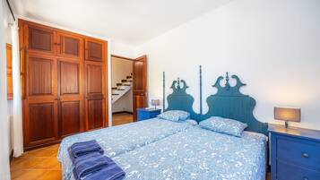 2 slaapkamers, een strijkplank/strijkijzer, gratis wifi