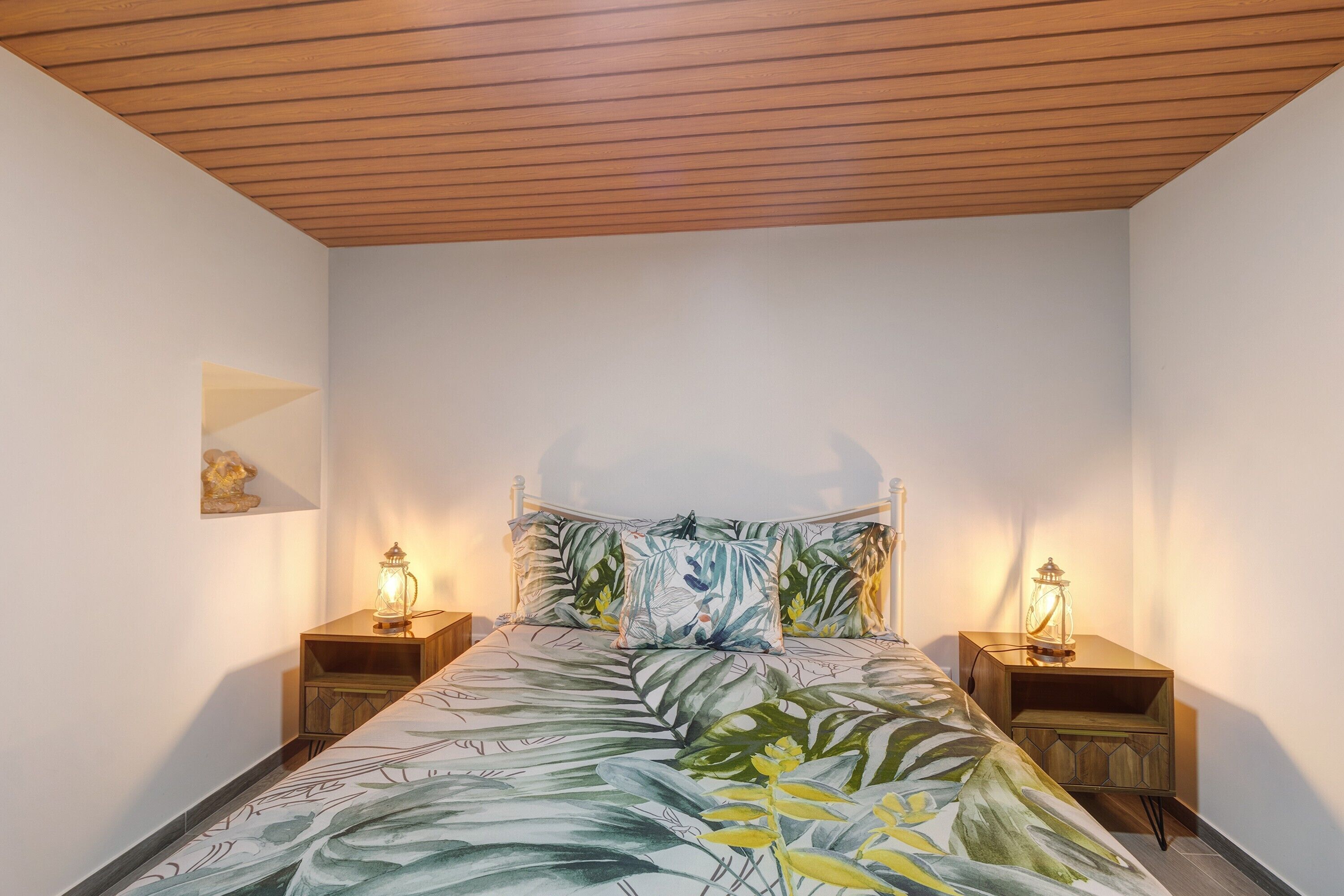 1 slaapkamer, een strijkplank/strijkijzer, gratis wifi, beddengoed