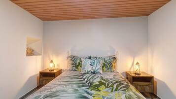 1 slaapkamer, een strijkplank/strijkijzer, gratis wifi, beddengoed