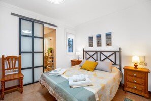 3 bedrooms, iron/ironing board, free WiFi, bed sheets